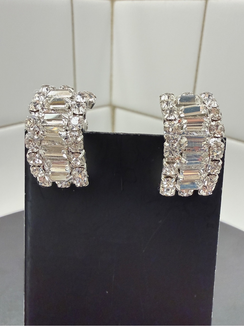 Lightweight Clear Crystal Earrings - Clip-on Style - Picture 1 of 4